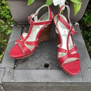 2 Pr Women's White House Black Market wedges